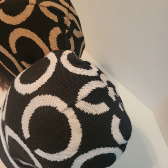 C logo beanie brown and cream and black and white. - Picture 5 of 5